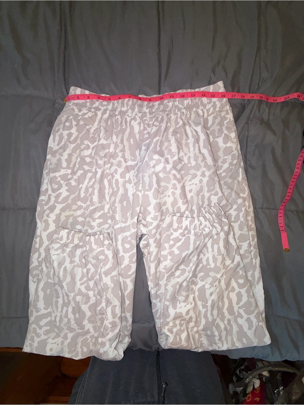 NWT Nike Sportswear Woven Printed Pants Women’s M College Grey/Sail Oversized - Picture 9 of 9